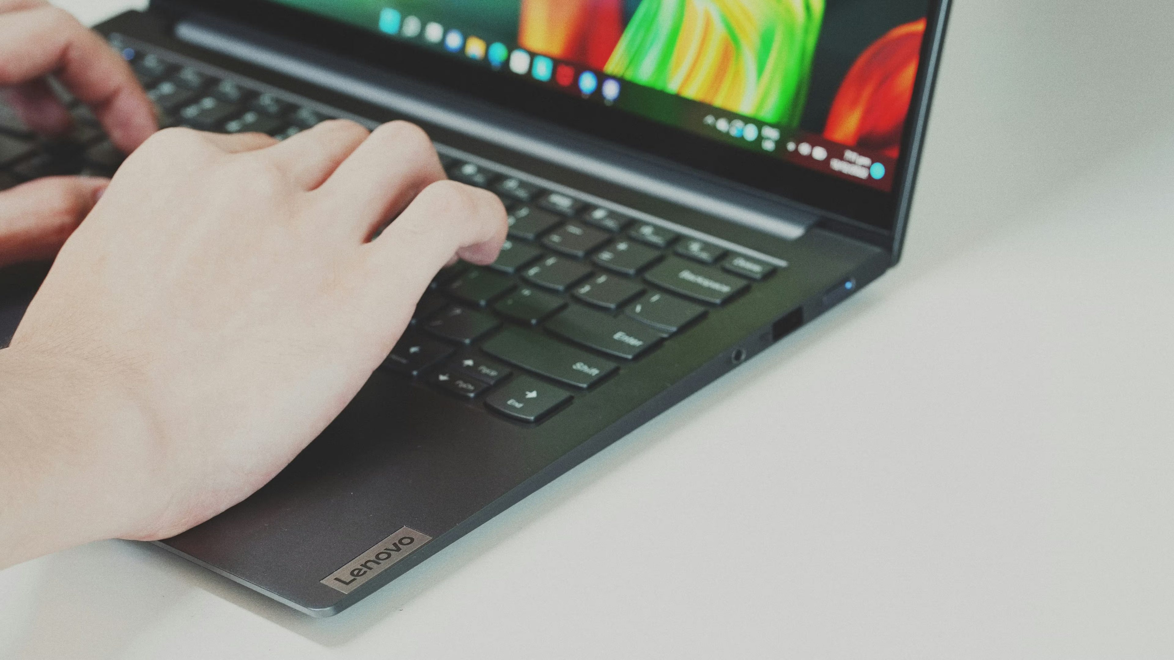 Повний огляд ігрових ноутбуків Lenovo 2026: Legion 7a, Legion 5a (Ryzen AI 400/200) та LOQ 15AHP11/15IPH11. Характеристики, ціни, порівняння