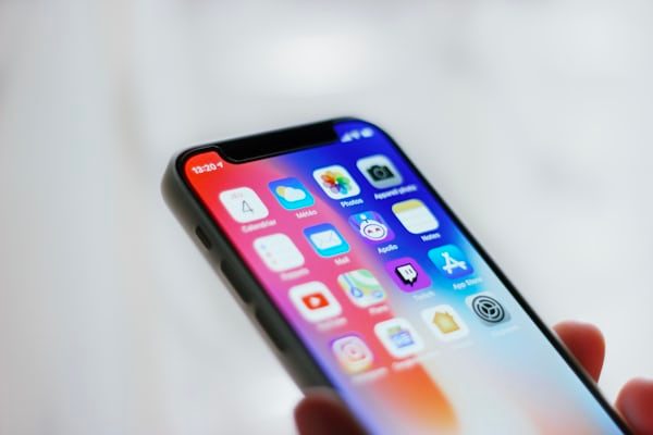 Добірка смартфонів до 20000 грн у 2026 році для тих, хто хоче хороший екран, камеру, швидкість і нормальний запас на кілька років.