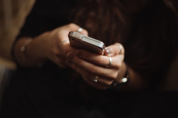 Підбираємо смартфони 4/64 до 4000 грн для дзвінків, месенджерів, відео, навчання та простих щоденних задач без зайвої переплати.