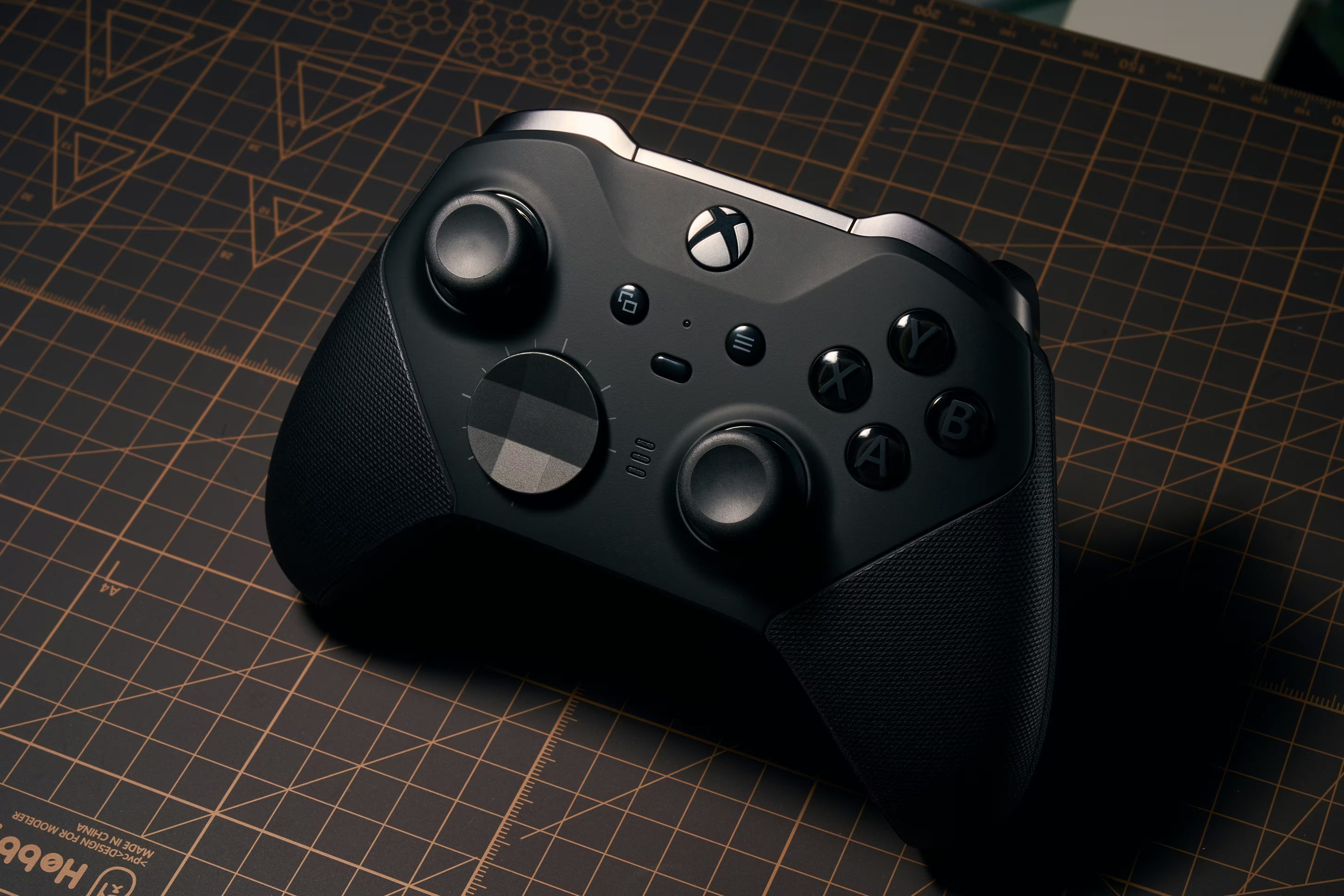 Детальний огляд Steam Controller 2026 від Valve: трекпади, гіроскоп, TMR-стіки, 35+ годин автономності. Ціна $99. Чи варто купувати? Дізнайтесь зараз.