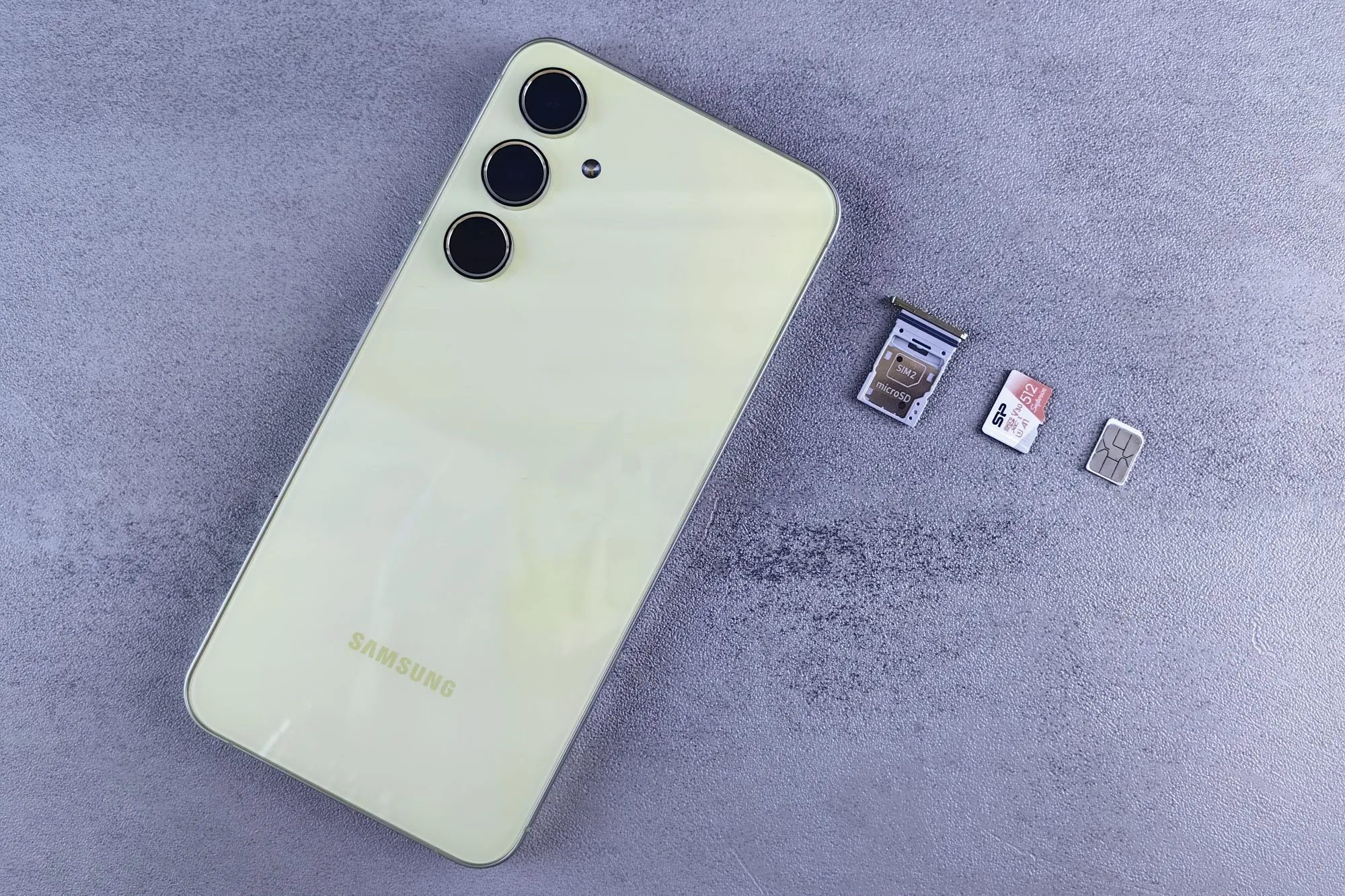 Підбірка кращих смартфонів з 2 SIM у 2026 році. Дивимось на зручність, батарею, камеру, памʼять і щоденне використання.