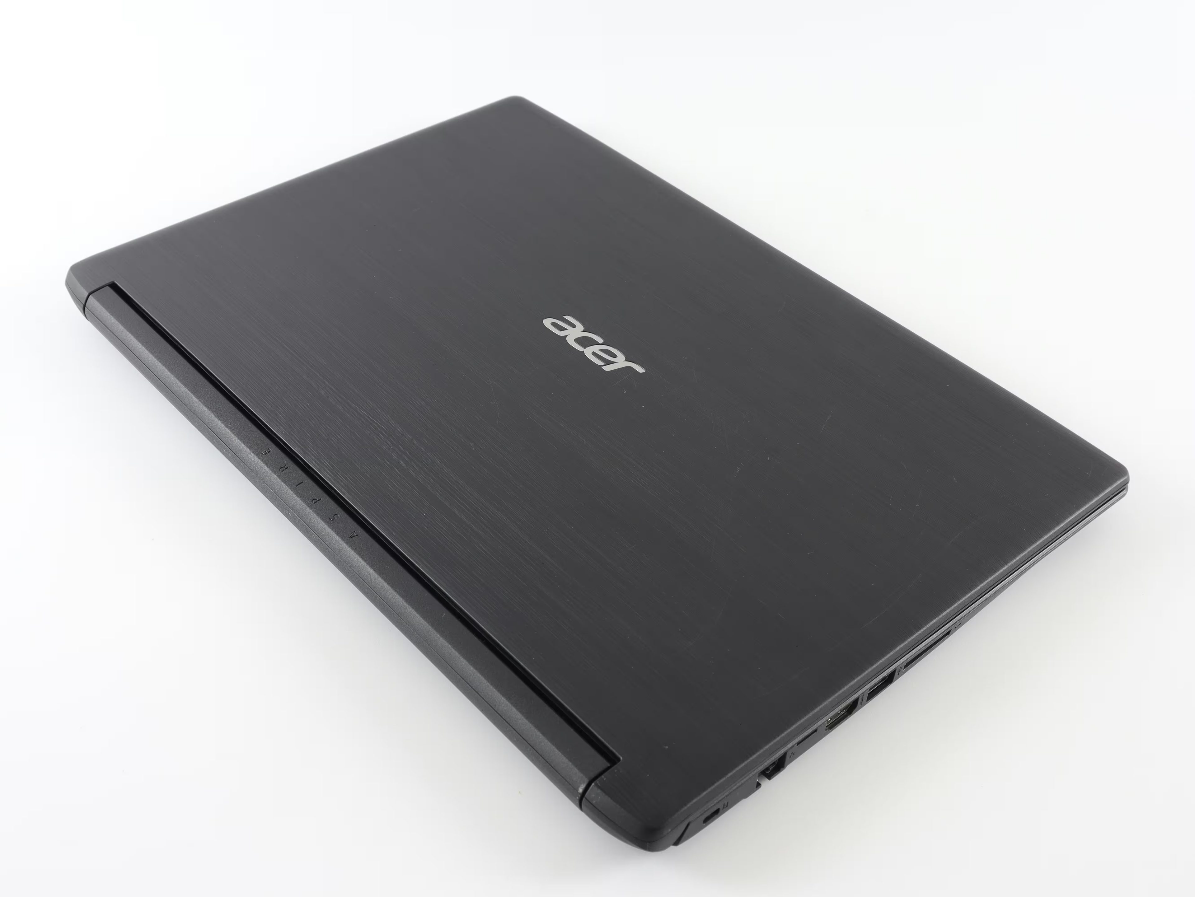 Детальний огляд Acer Nitro V 16 AI Intel: процесори Core Ultra, RTX 5050-5070, дисплей 180 Гц. Реальні тести продуктивності та висновки.