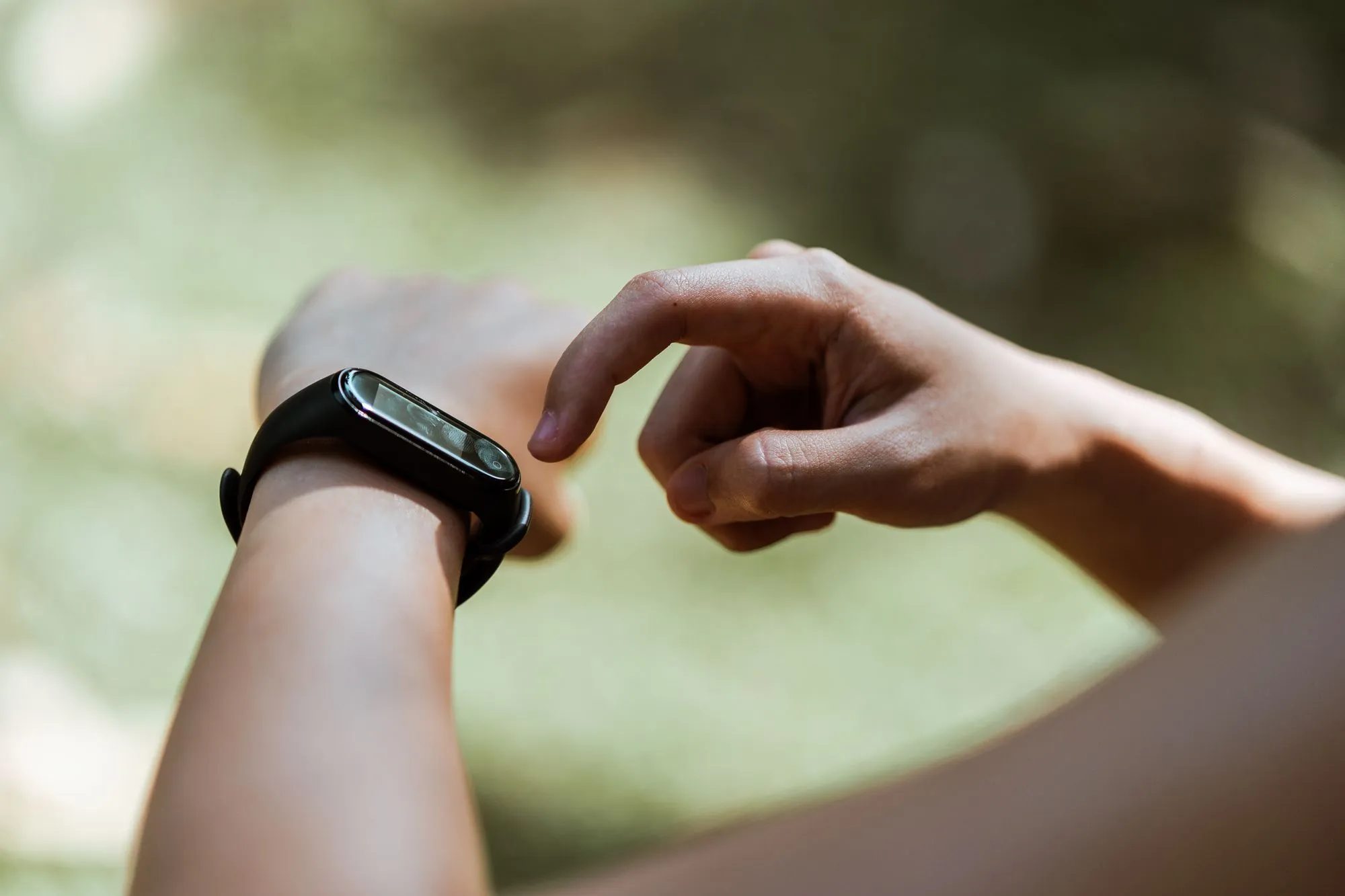 Full review of Xiaomi Smart Band 11: new HRV features, brighter 1.78″ display, improved heart rate sensor. Release date, price, reviews 2026.
