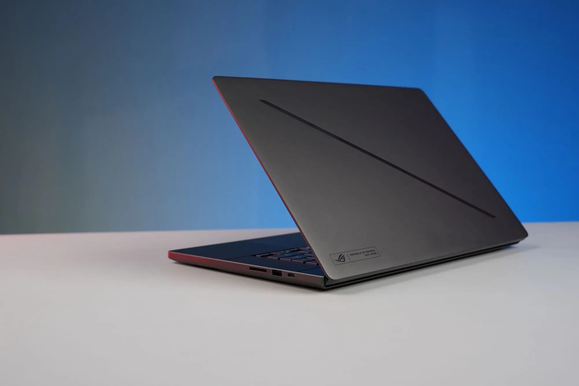 Detailed review of the ROG Zephyrus G14 (2026) GA403 - specifications, performance, OLED display and cooling system. Everything about the new ASUS gaming laptop.